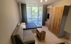 Amarant Flats